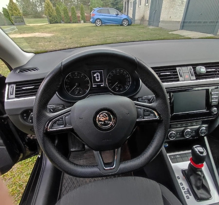 Skoda Octavia cena 59700 przebieg: 64000, rok produkcji 2015 z Myszyniec małe 254